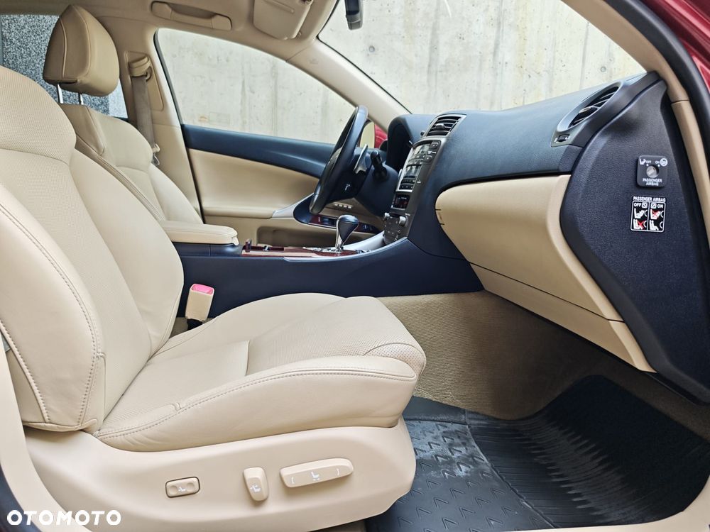 Lexus IS 250 Prestige - 29