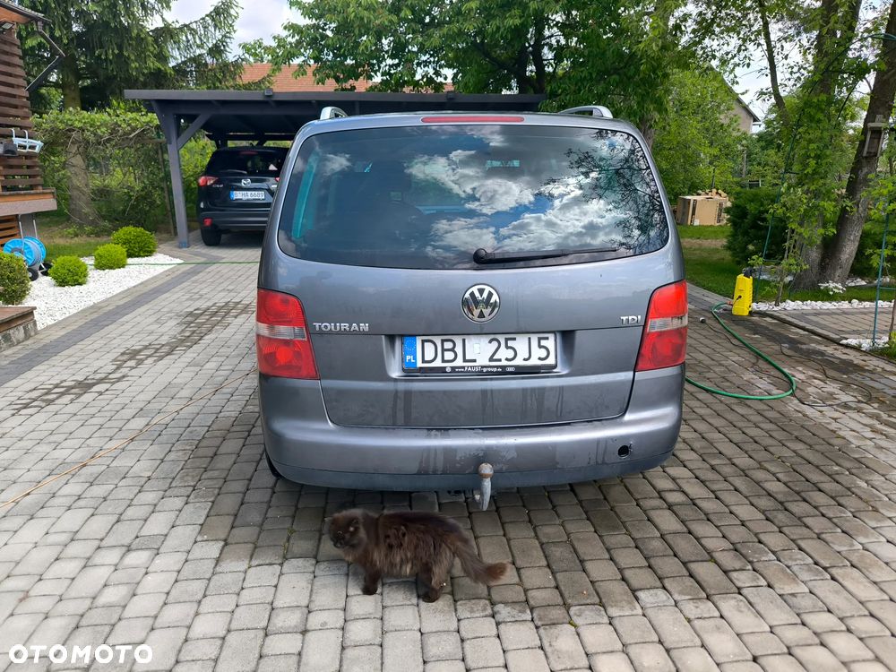 Volkswagen Touran 2.0 TDI Highline - 8