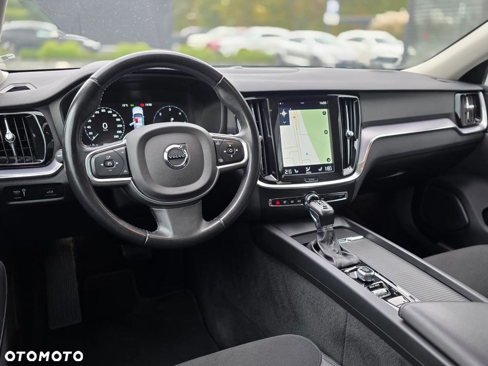 Volvo V60 D3 AWD Momentum Pro - 18