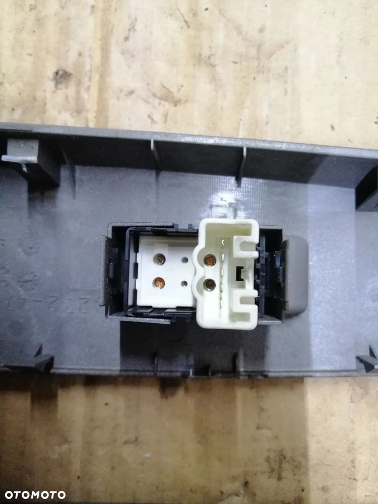 Toyota Prius II panele sterowania szyb komplet - 6