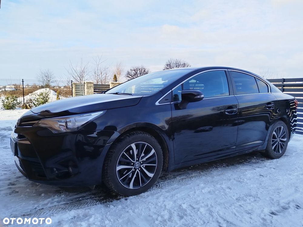 Toyota Avensis 1.8 Premium MS - 12