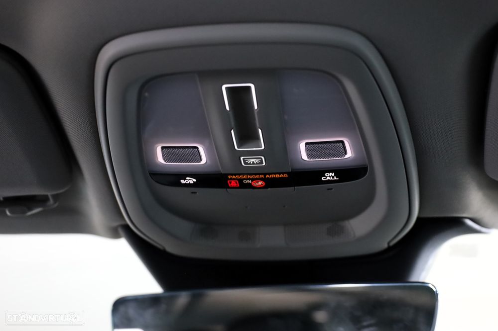 Volvo V90 Cross Country 2.0 B4 AWD - 32