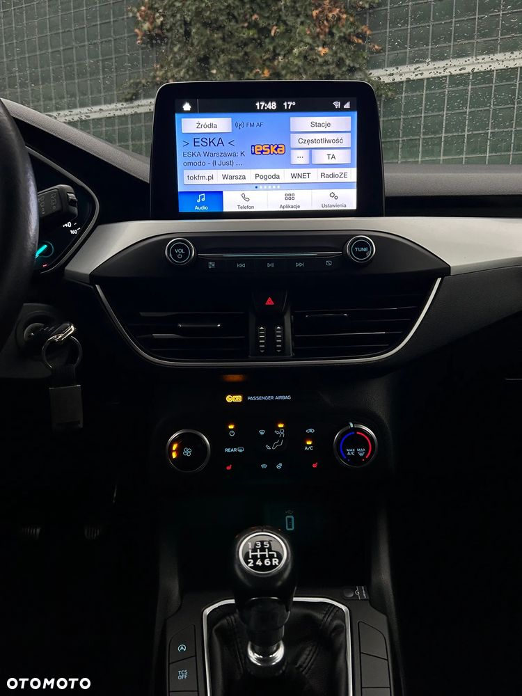 Ford Focus 1.0 EcoBoost Trend Edition - 26
