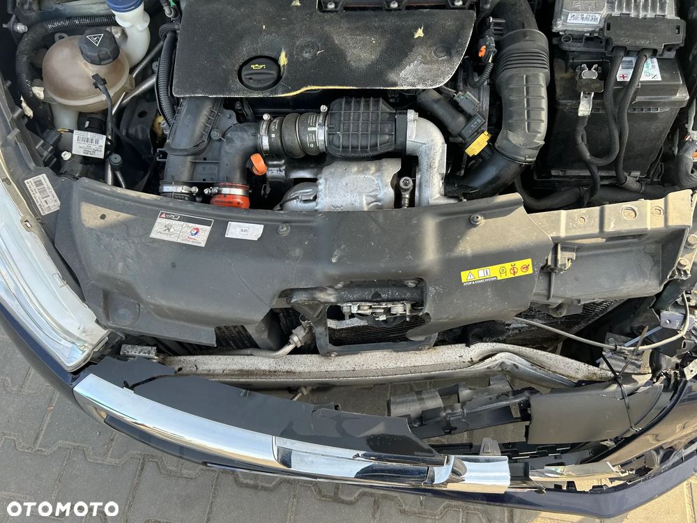 Peugeot 208 - 17