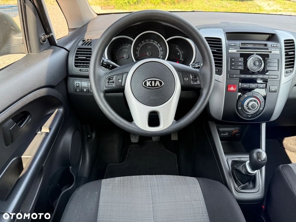 Kia Venga - 16