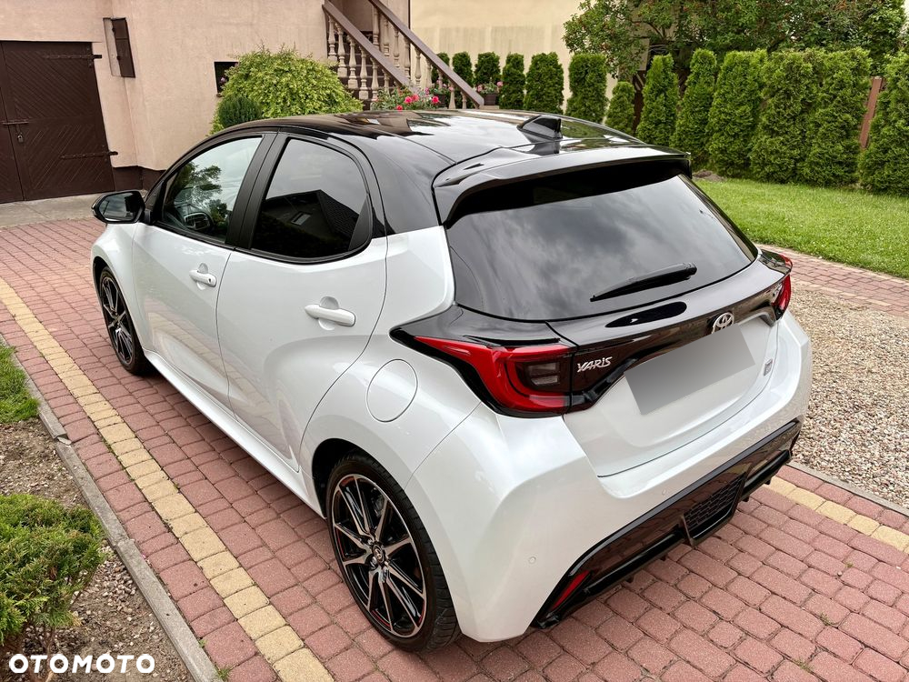 Toyota Yaris Hybrid 1.5 GR Sport - 4
