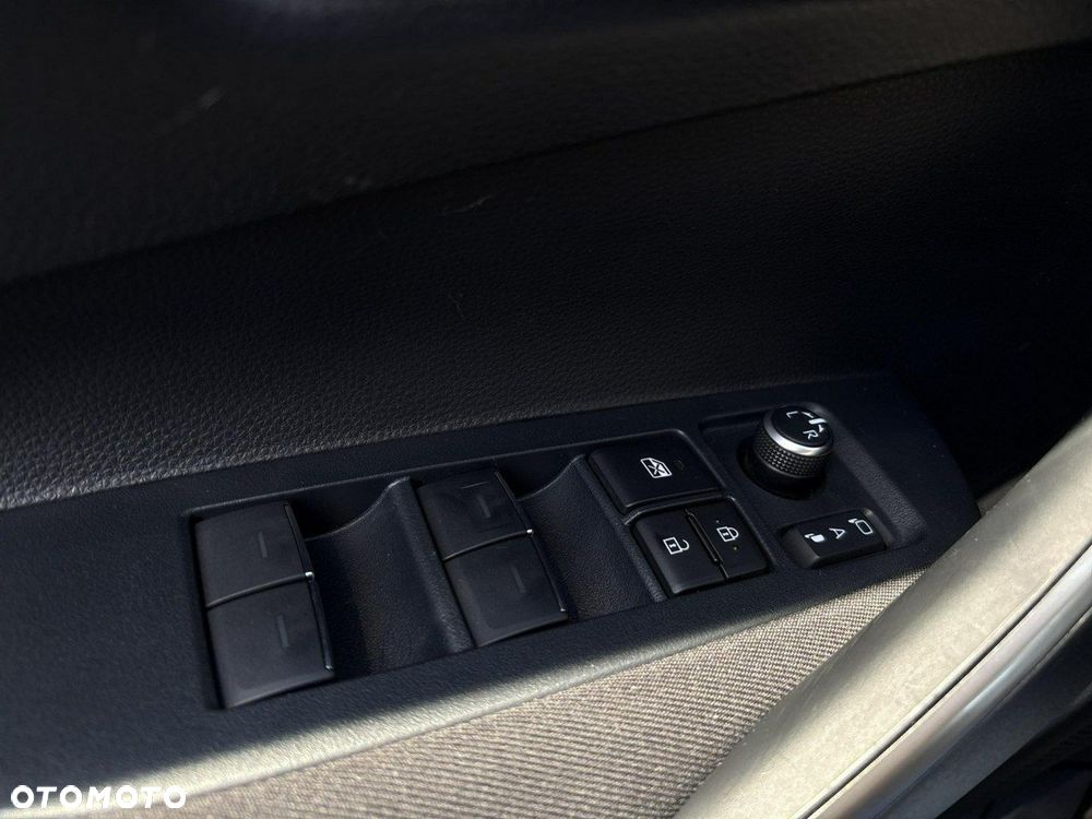 Toyota Corolla 1.8 Hybrid Comfort - 24