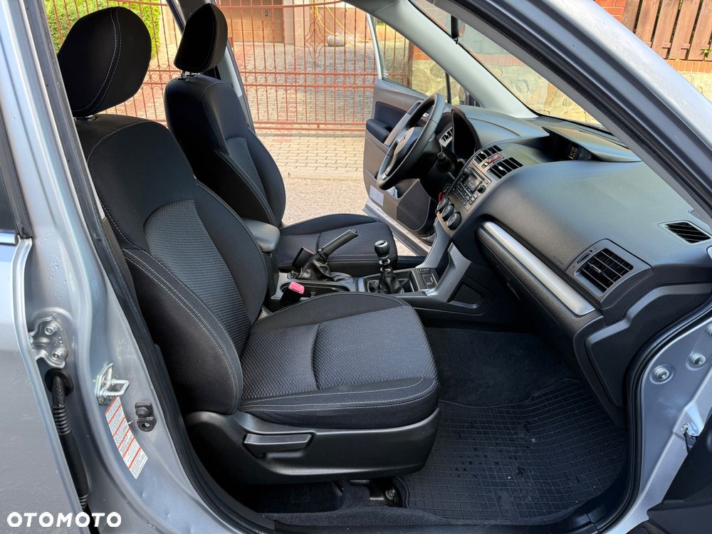 Subaru Forester 2.0i Exclusive - 10