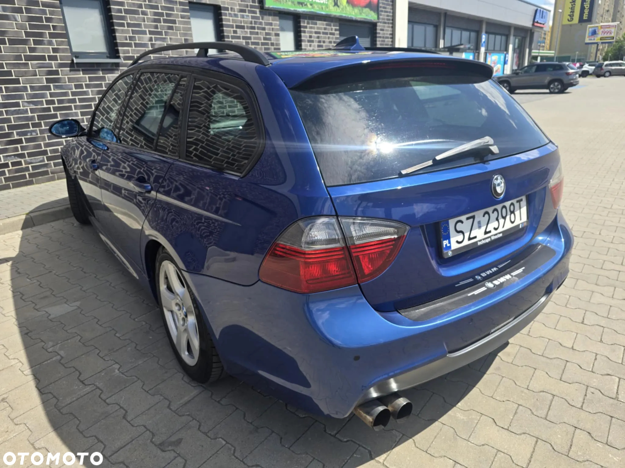 BMW Seria 3 330i Touring - 13