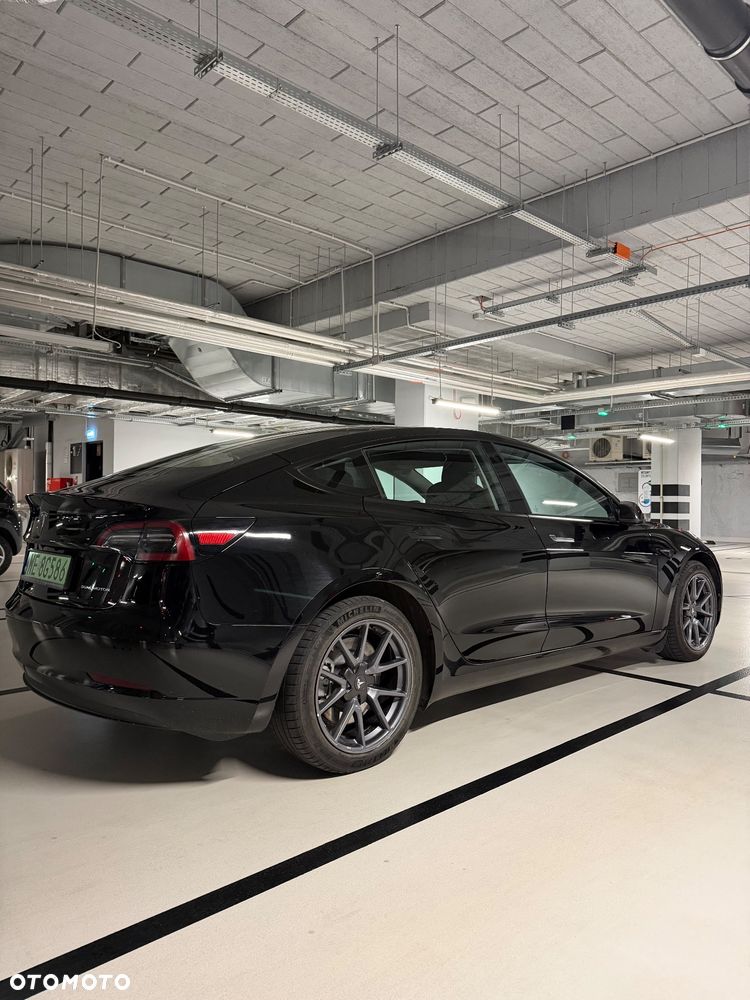 Tesla Model 3 - 11