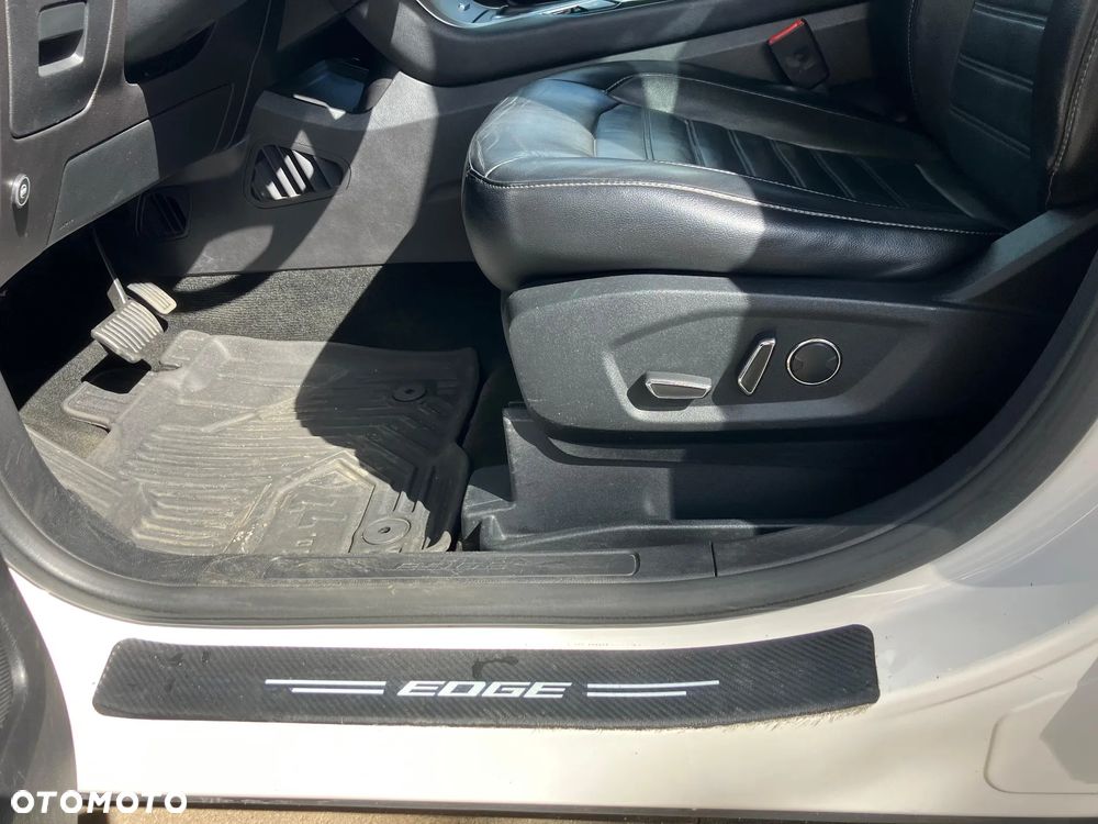 Ford Edge - 14
