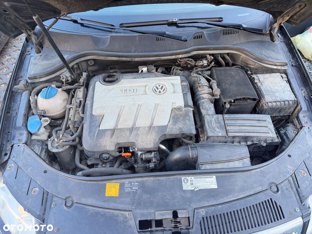 Volkswagen Passat 2.0 TDI DPF Comfortline - 21