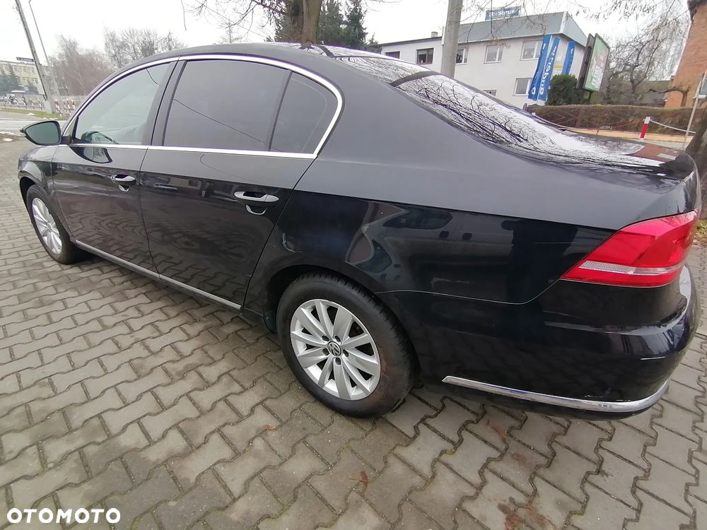 Volkswagen Passat - 16