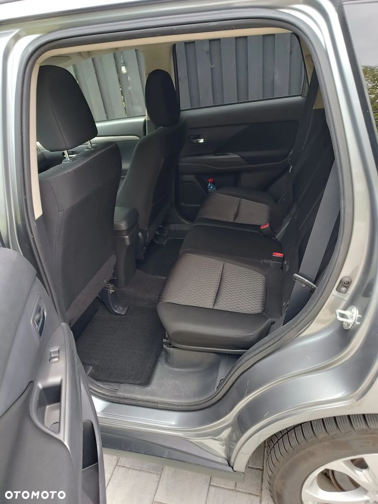 Mitsubishi Outlander 2.2 DID Intense + - 7