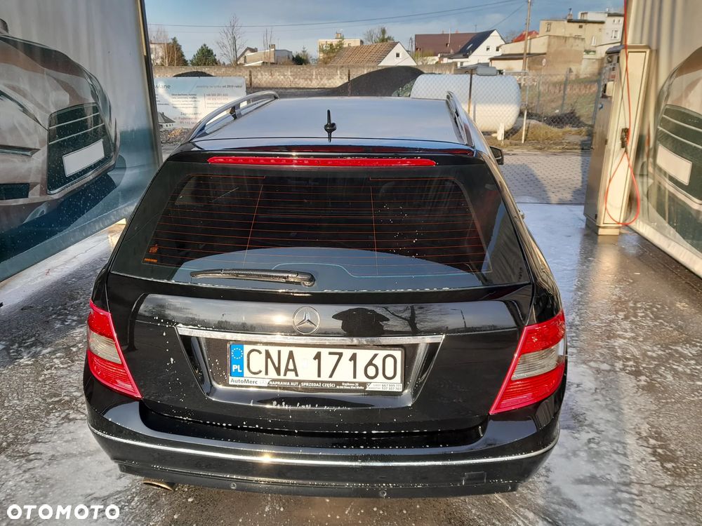 Mercedes-Benz Klasa C 180 CGI Automatik BlueEFFICIENCY Avantgarde - 3