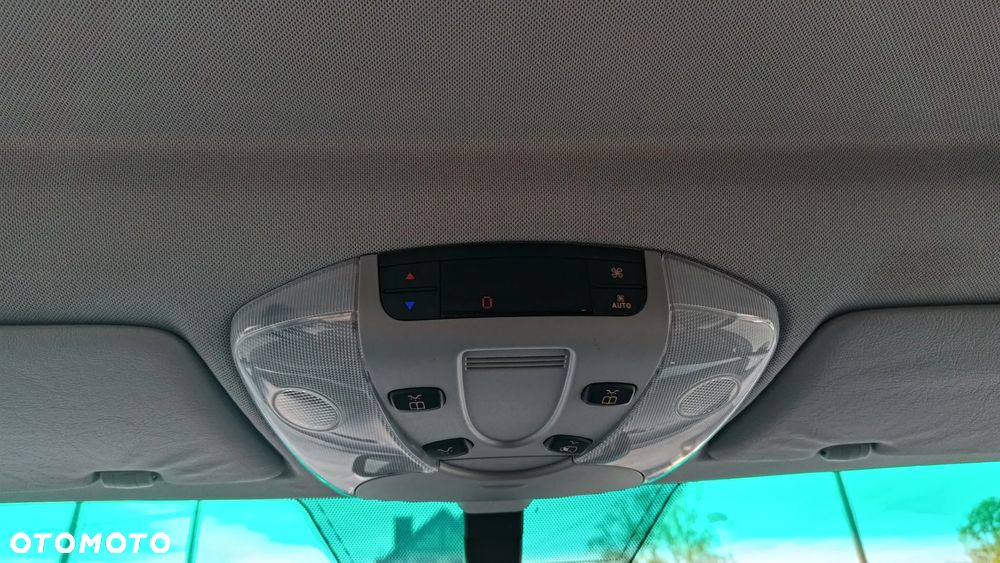 Mercedes-Benz Viano - 16