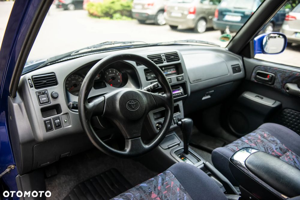 Toyota RAV4 - 17
