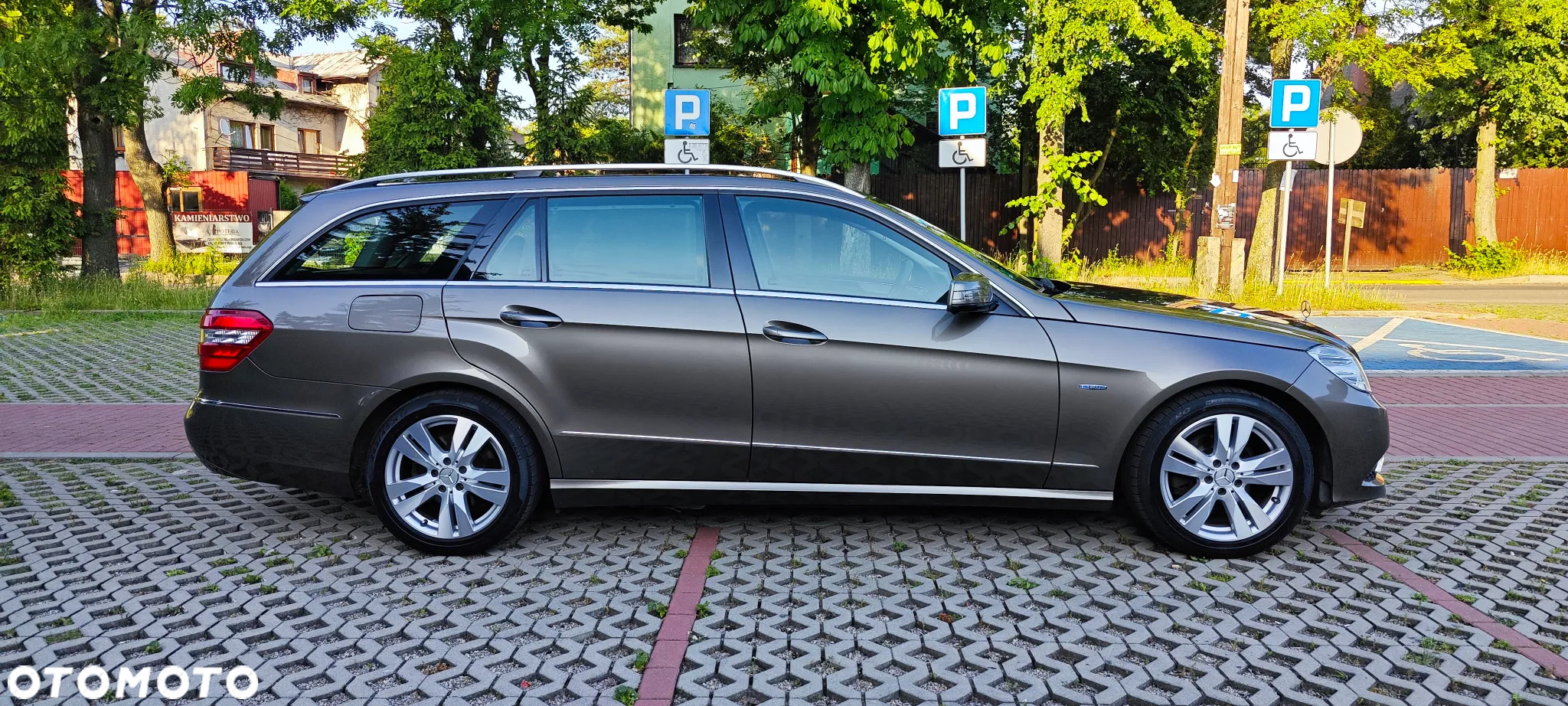 Mercedes-Benz Klasa E 220 T CDI Automatik Avantgarde - 22
