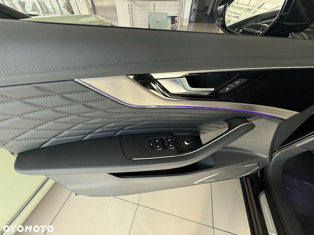 Hongqi HS5 2.0T AWD - 13