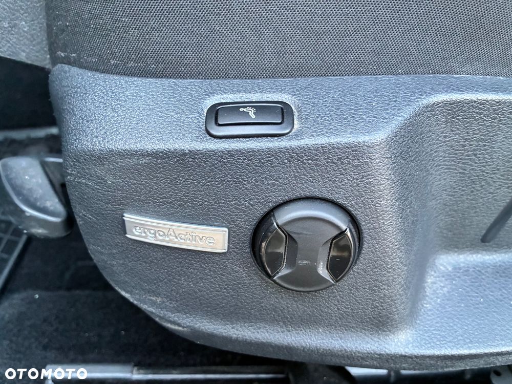 Volkswagen Golf - 24