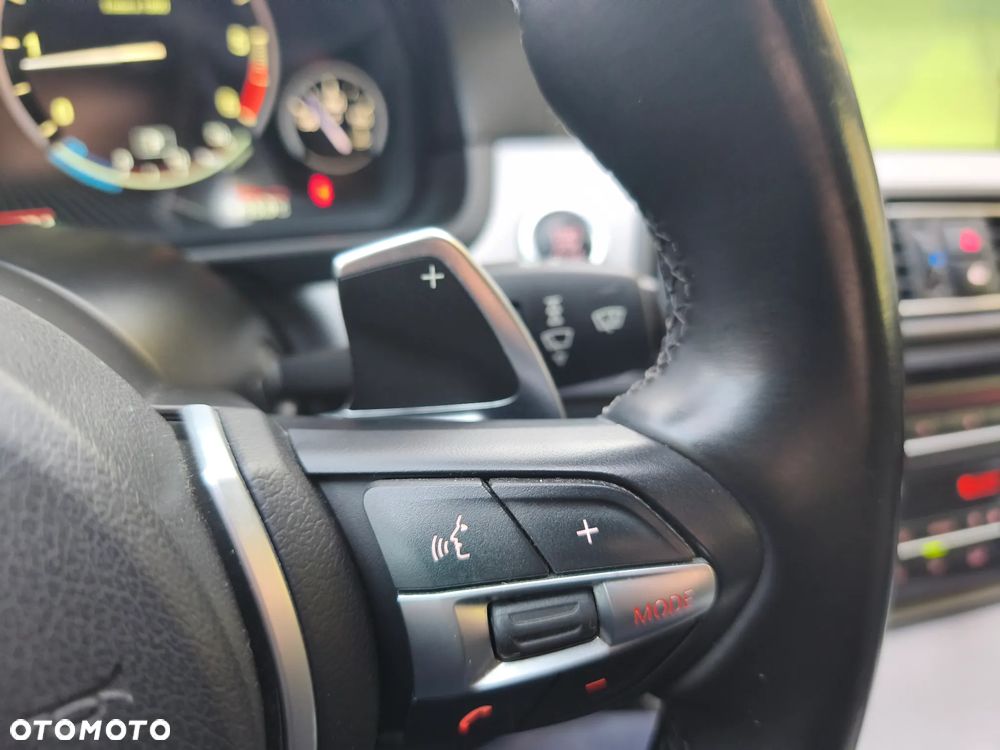BMW Seria 5 525d - 21