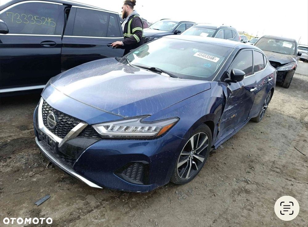 Nissan Maxima - 32