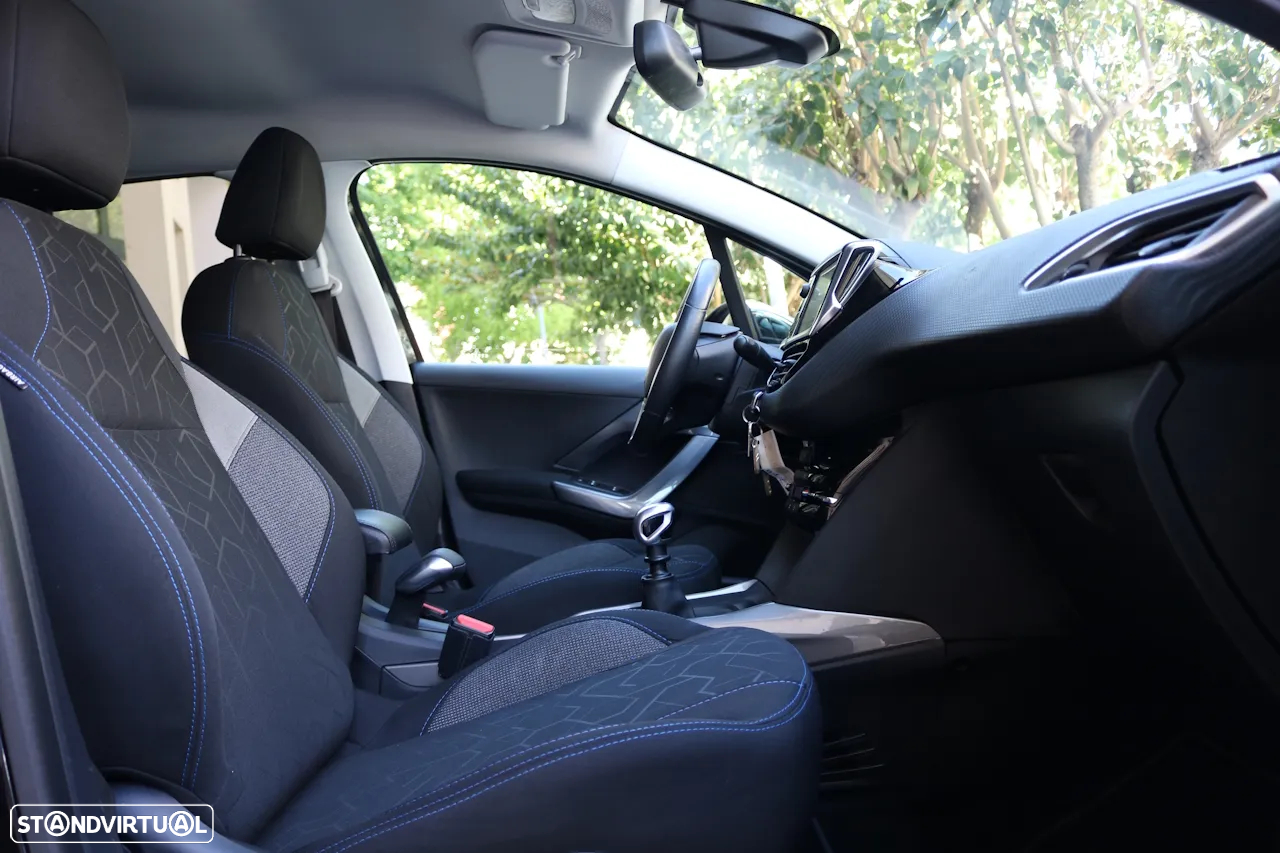 Peugeot 2008 PureTech 130 Active Pack - 19