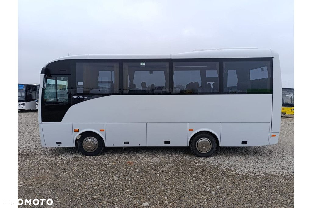 Isuzu Novolux - 8