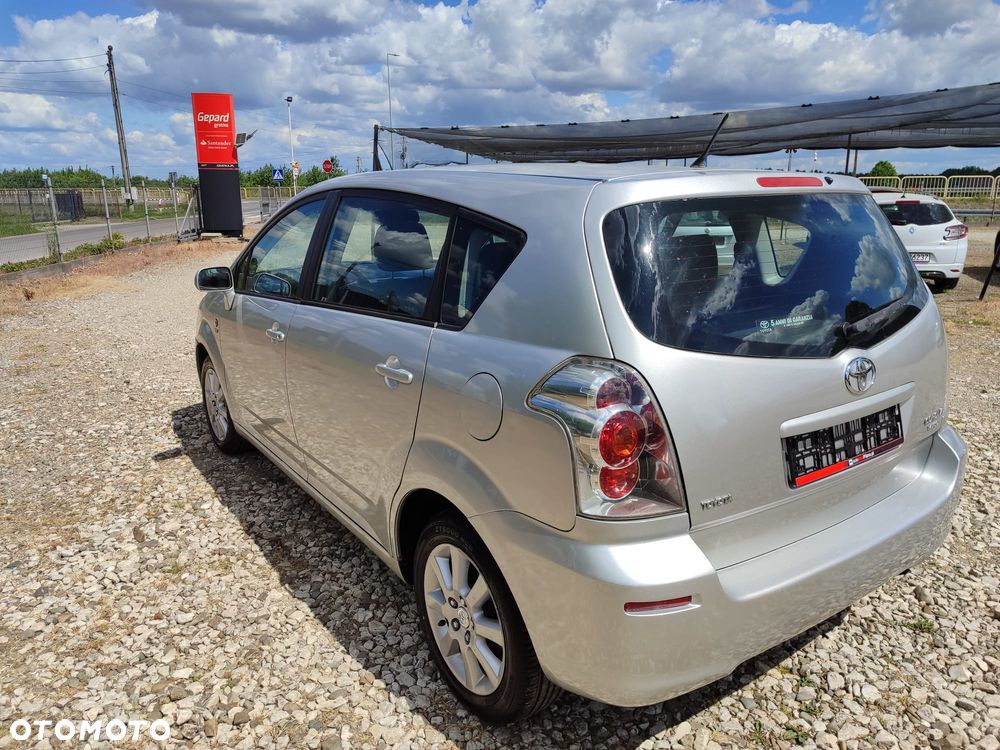 Toyota Corolla Verso - 5