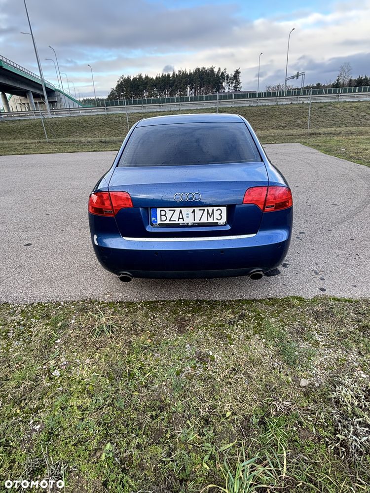 Audi A4 Limousine - 3