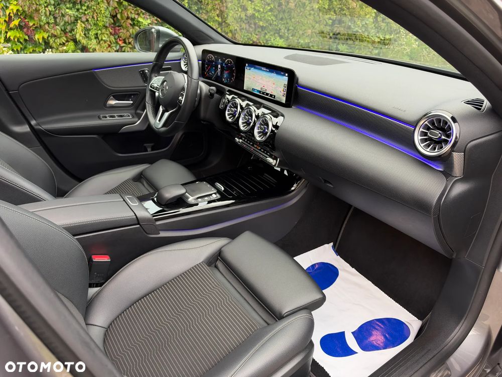 Mercedes-Benz Klasa A 250 7G-DCT - 11
