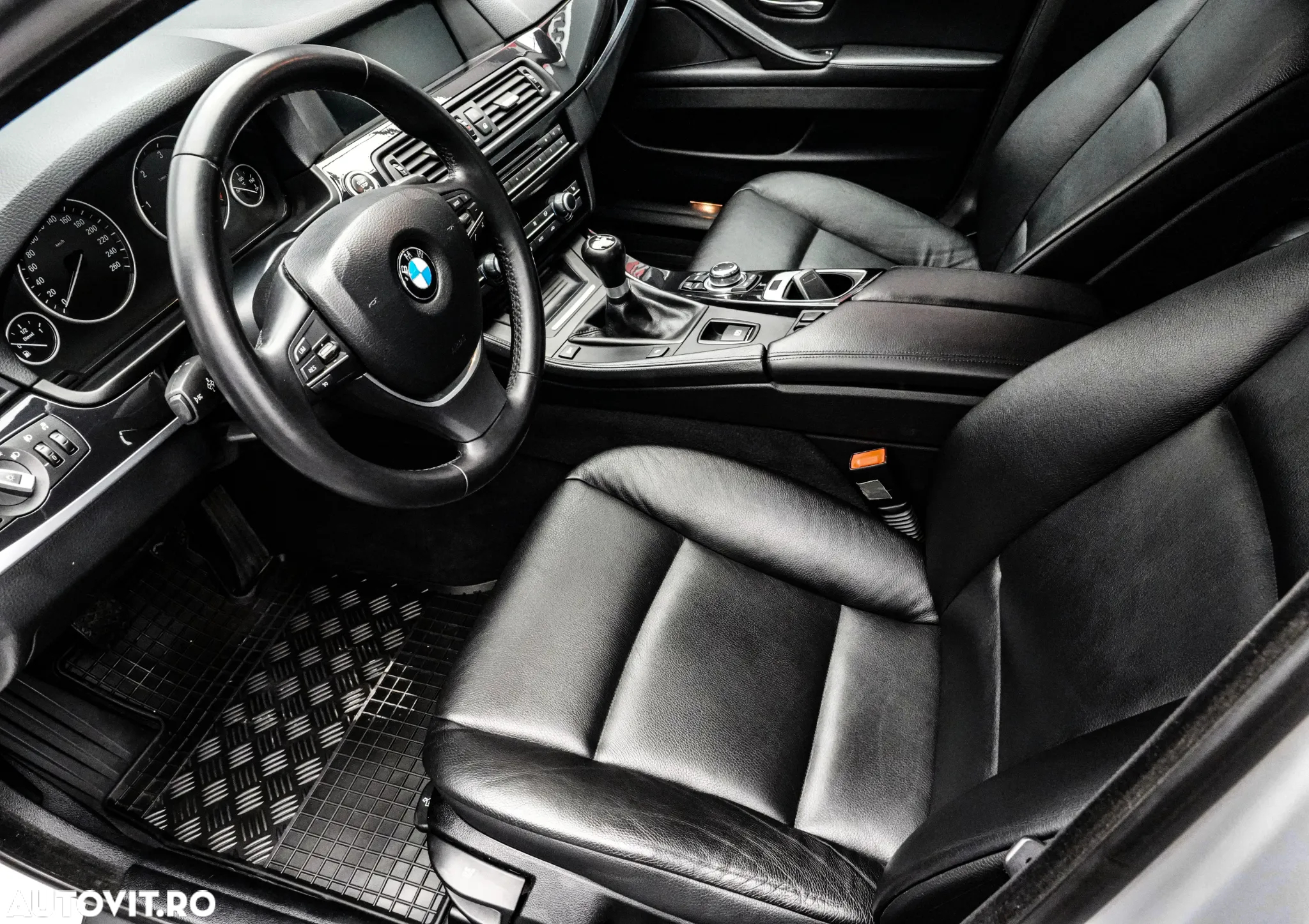 BMW Seria 5 520d Touring - 11