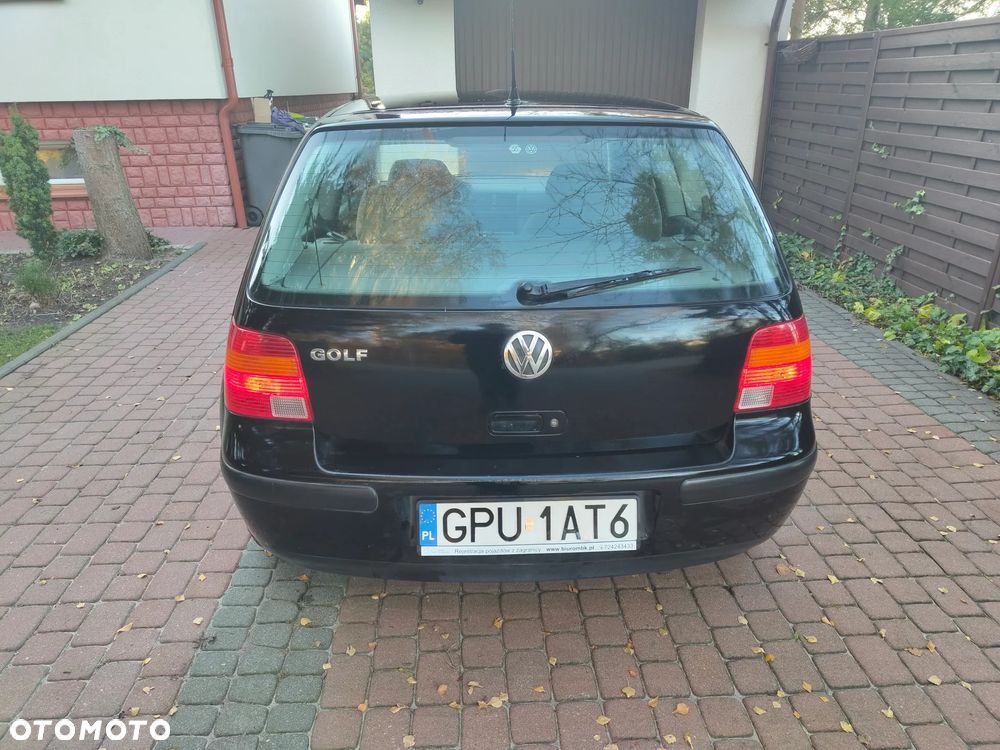 Volkswagen Golf - 8