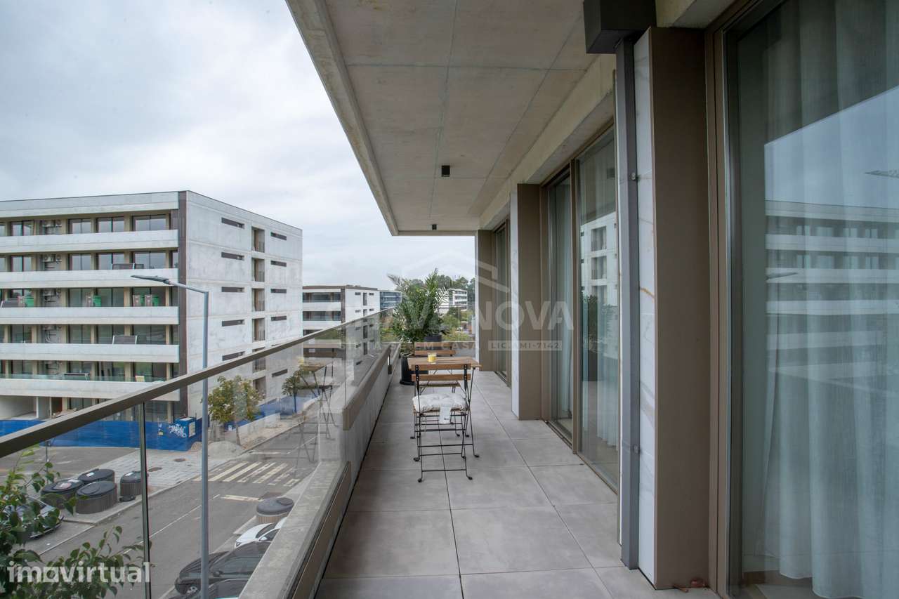 T3 Como Novo c/ 2 Lugares de Garagem em Mafamude (El Corte Inglés) - Grande imagem: 3/36