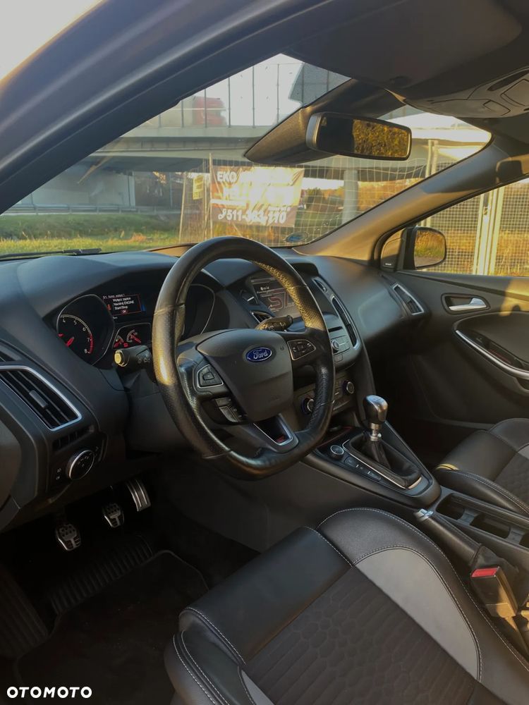 Ford Focus 2.0 EcoBoost ST mit Leder-Sport-Paket - 20