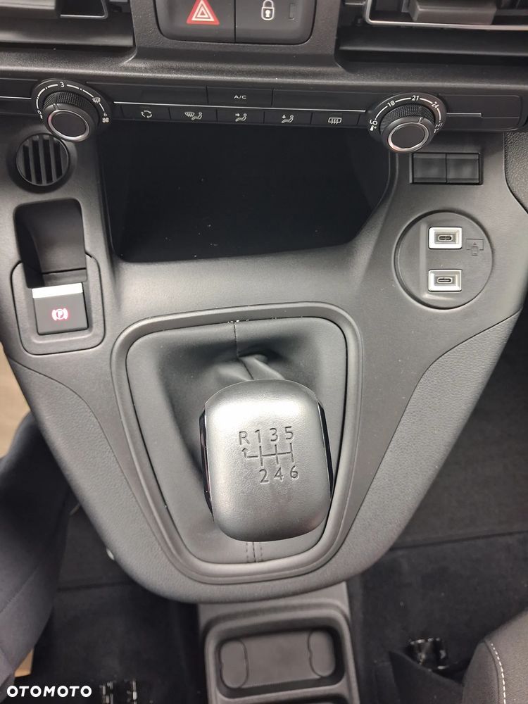 Toyota Proace City - 17