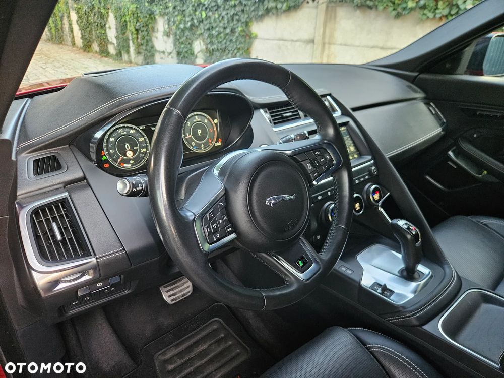 Jaguar E-Pace D240 AWD R-Dynamic SE - 12