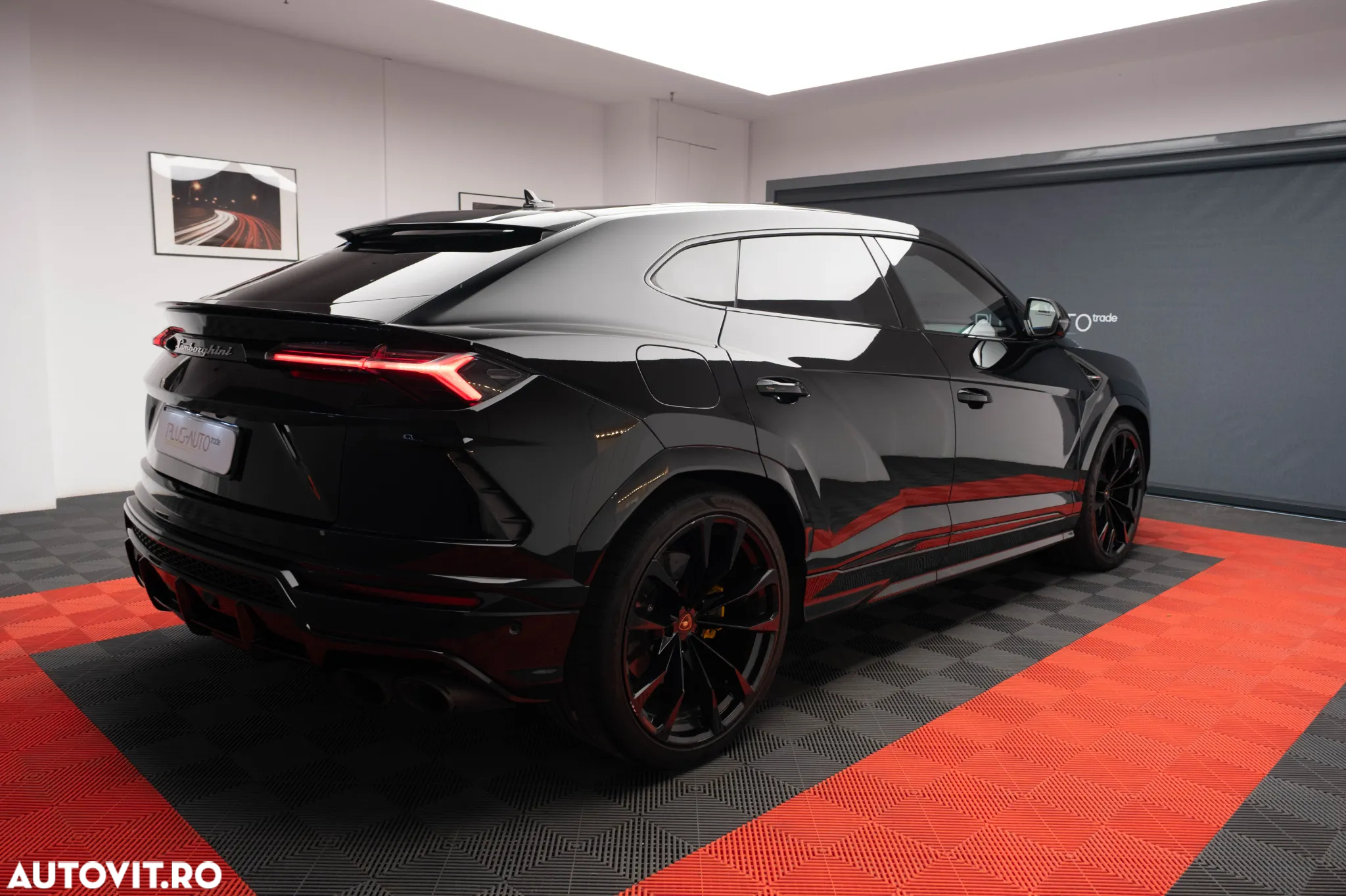 Lamborghini URUS Standard - 16