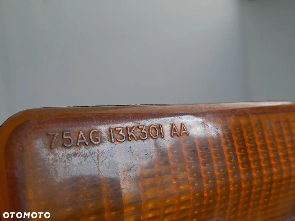 Kierunkowskaz lewy przód Ford Escort MK2 75AG13K301AA - 3