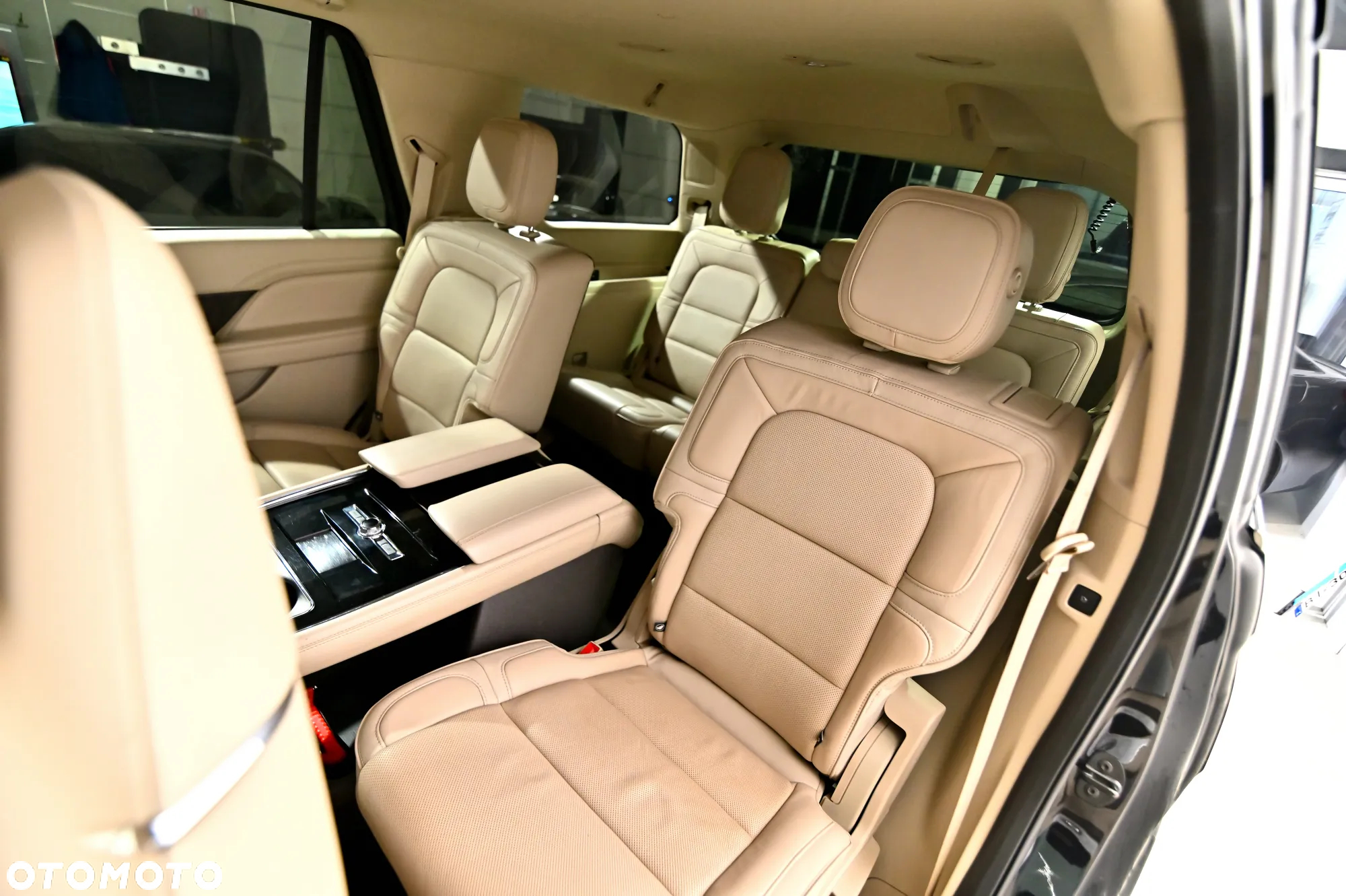 Lincoln Navigator - 21