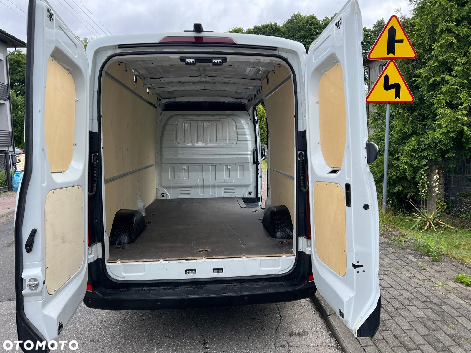 Maxus DELIVER 9 - 10