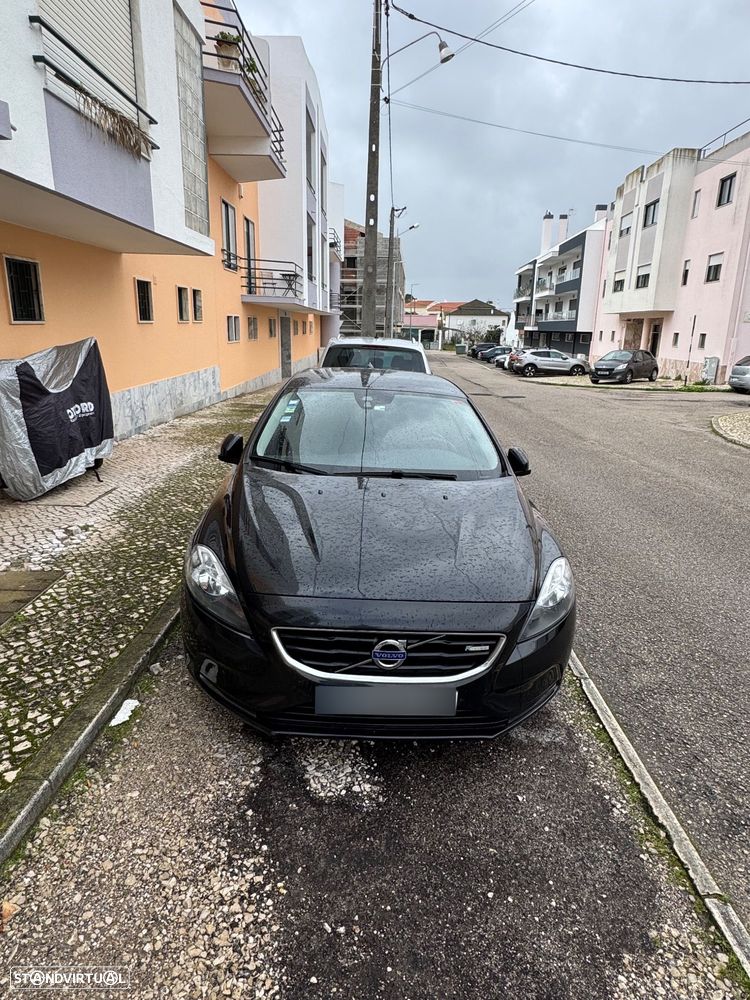 Volvo V40 D2 R Design - 6