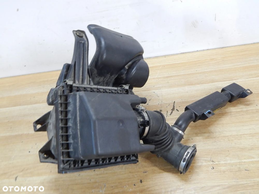 Obudowa filtra powietrza 2.7 benz Dodge Journey  Fiat Freemont 07-16 komplet Łuków części - 4