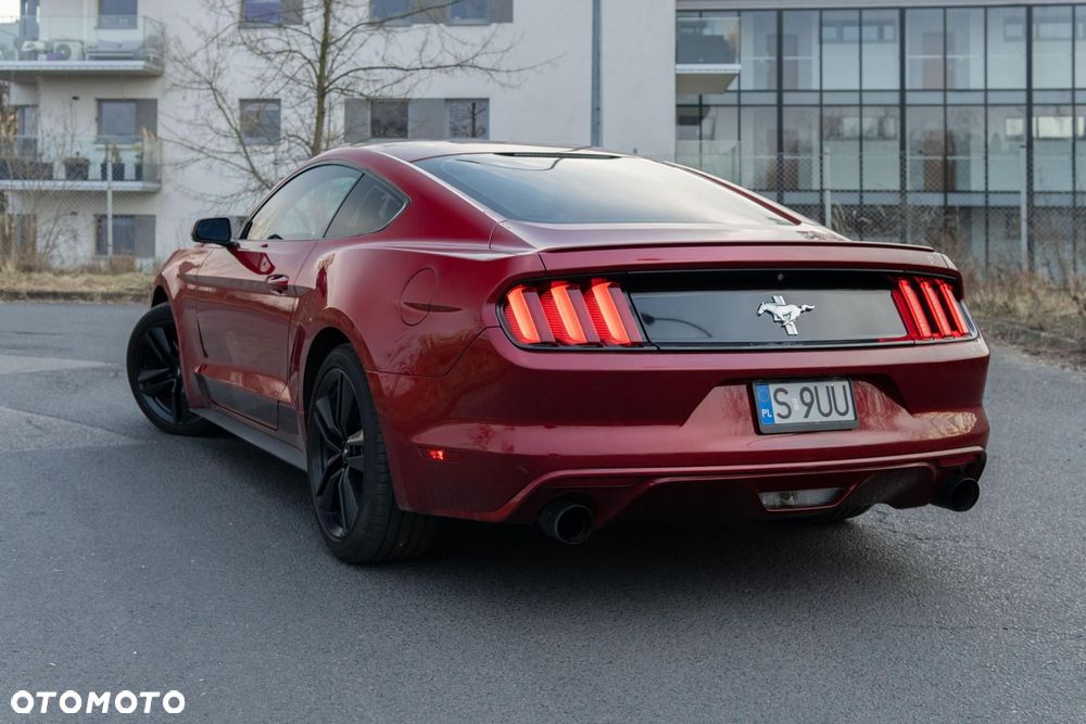 Ford Mustang - 7