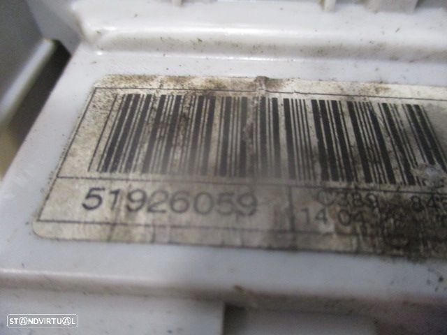 Fecho 51926059 51926060 LANCIA YPSILON 2014 1.2 69CV 5P BRANCO TE 4 PINOS - 6