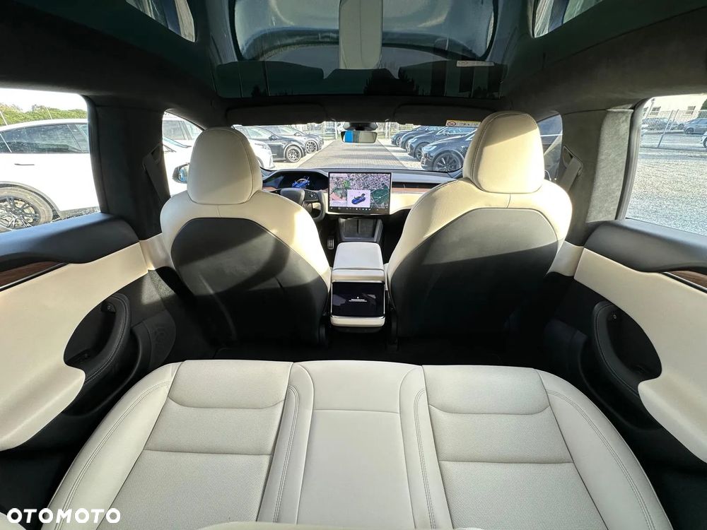 Tesla Model S Long Range - 28