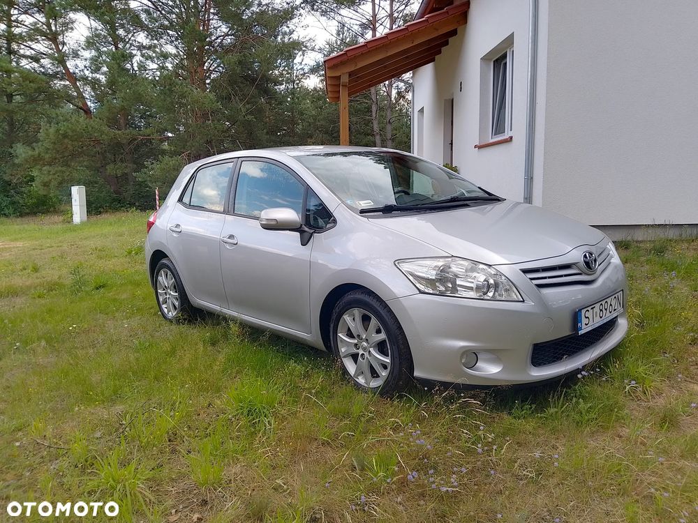 Toyota Auris 1.6 Premium - 2
