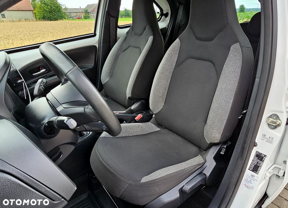 Toyota Aygo X Standard - 12