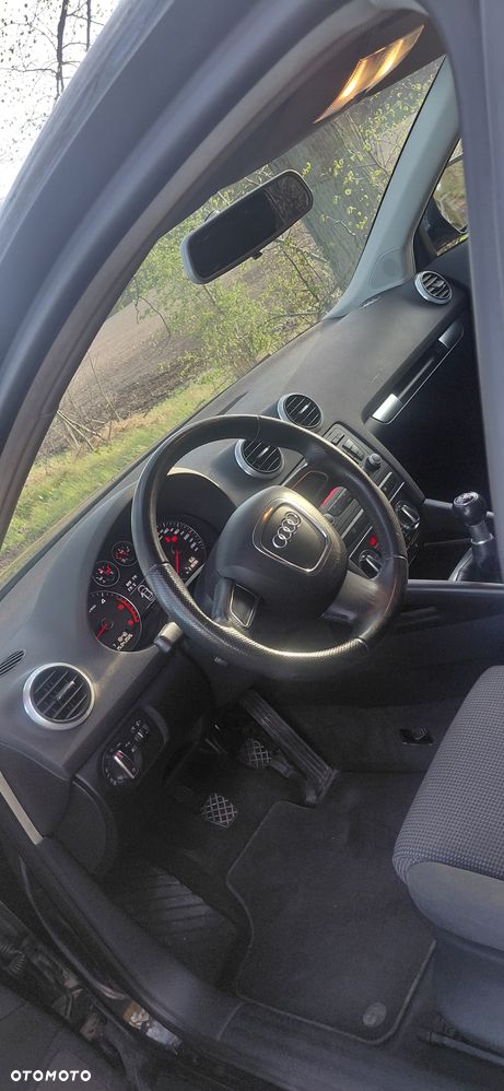 Audi A3 Sportback 2.0 TDI DPF Attraction - 27