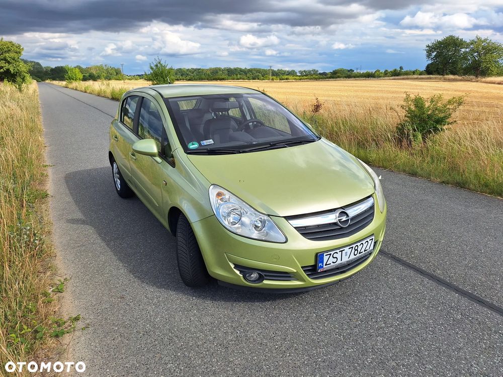 Opel Corsa 1.4 16V Cosmo - 2